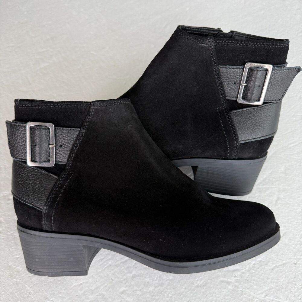 Size 9.5 W - Clarks Memi Buckle Woman's NEW ankle boots in black suede